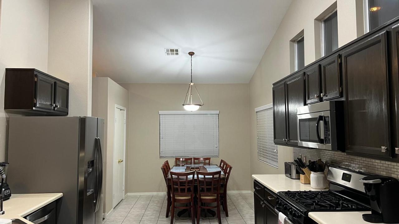 Sweet Spacious 5 Bdrm Home With Pool Лас-Вегас Экстерьер фото